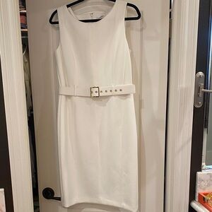 CALVIN KLEIN
Belted Sheath Dress In Cream NEW